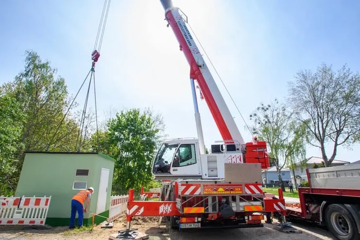 Glasfaserausbau in Neuenhagen mit Spezialfahrzeug